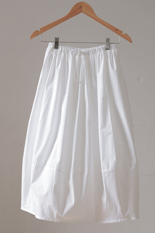 変型ホワイトスカート